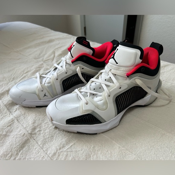 Men’s Nike Air Jordan 37 Low Basketball Shoes main image 5